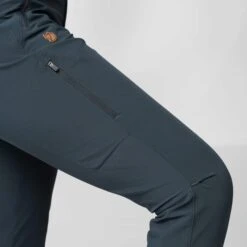 FJÄLLRÄVEN ABISKO TRAIL STRETCH TROUSERS W Damen - Trekkinghose 26 FJÄLLRÄVEN ABISKO TRAIL STRETCH TROUSERS W Damen - Trekkinghose -Outdoorartikel Geschäft 5638002442 l abisko trail stretch trousers w fjaellraeven 24